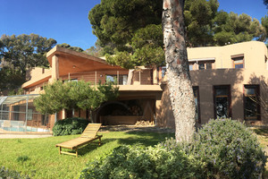 Вилла с видом на море на мысе Бенат