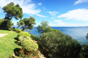 собственности ноги в воде на мысе Бенат