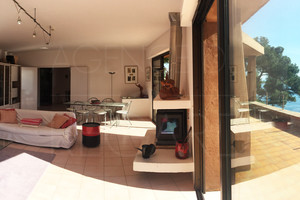 собственности ноги в воде на мысе Бенат