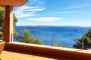 собственности ноги в воде на мысе Бенат