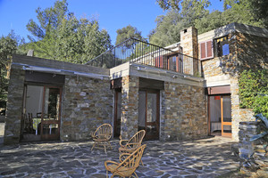 Вилла с видом на море в Гау-Бенат