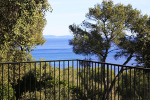 Вилла с видом на море в Гау-Бенат