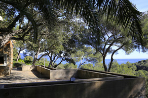 дом с видом на море в Гау-Бенат