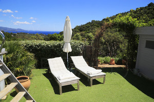 Дом с видом на море в Гау-Бенат