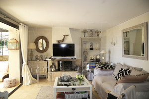 Дом с видом на море в Гау-Бенат