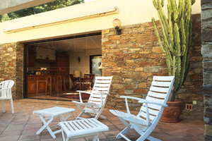 дом с видом на море в Гау-Бенат