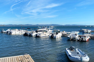 Вид на землю в Giens