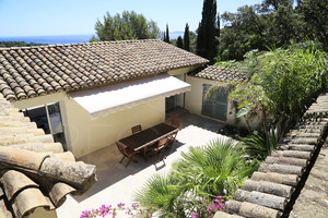 Вилла с видом на море на мысе Бенат