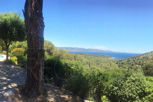 дом с видом на море в Гау-Бенат