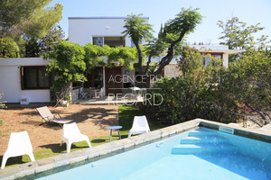 современная вилла в Каркиранне