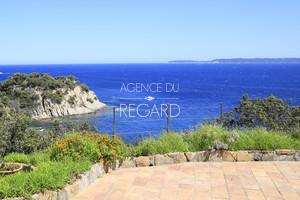 Недвижимость ноги в воде для продажи на мысе Бенат