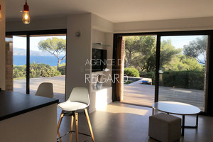 виллы с видом на море для продажи в Гау Бенат