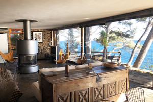 собственности ноги в воде в Lavandou