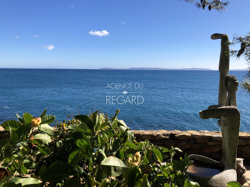 Архитектор виллы ноги в воде в Lavandou ....- Продал -