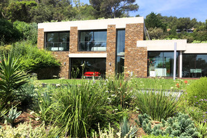 виллы с видом на море для продажи в Гау Бенат 