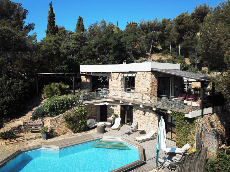 Вид на море в Гау-Бенат, пляж пешком...