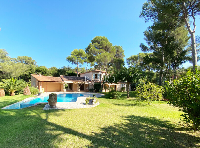 In Cap Bnat, 2 minutes walk from the beach ...