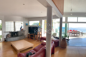 Недвижимость с видом на море в Лаванду