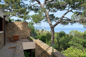 дом с видом на море в Гау-Бенат