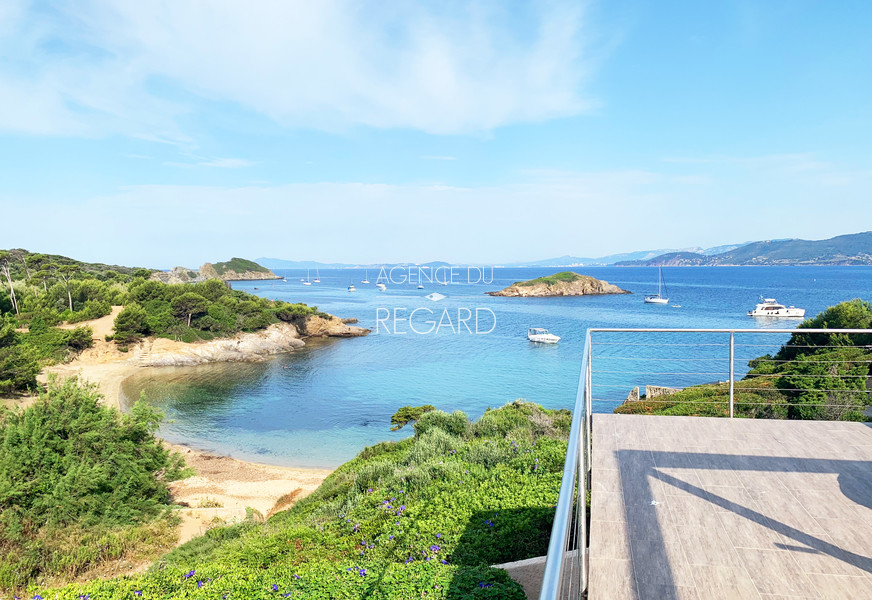 В Жиене пляж у его ног