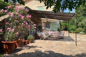 Недвижимость с видом на море в Ле Лаванду