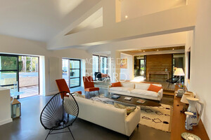 Недвижимость с видом на море в Cap Bnat