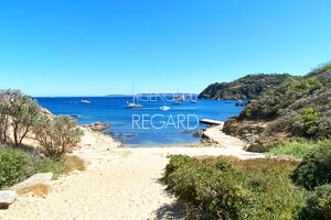недвижимость с видом на море в Cap Bnat