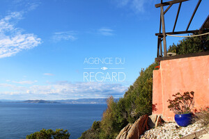   Недвижимость с видом на море на Иль-дю-Леван