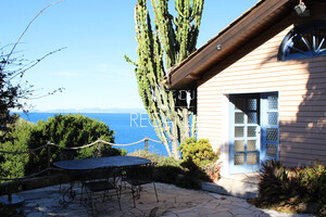   Недвижимость с видом на море на Иль-дю-Леван