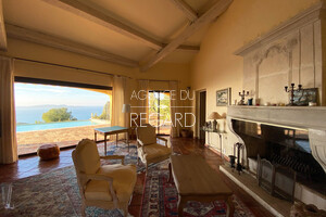 недвижимость с видом на море в Йере