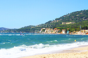 недвижимость с видом на море в Йере