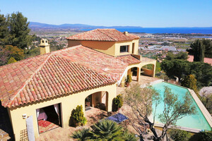 недвижимость с видом на море в Йере