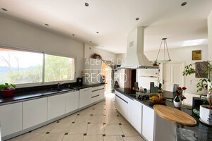 Недвижимость с видом на море в Ла Лонд