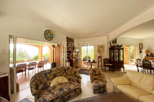 Недвижимость с видом на море в Ла Лонд