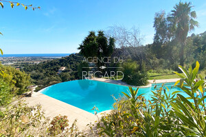 Недвижимость с видом на море в Ла Лонд