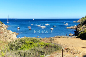 Недвижимость с видом на море в Cap Bnat