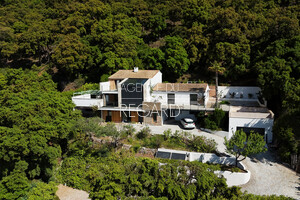 property with sea view in cavalaire