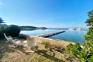 waterfront apartment in Porquerolles