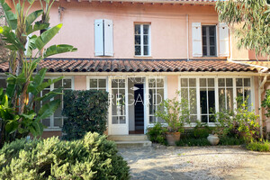 waterfront apartment in Porquerolles