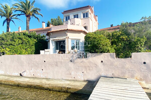 waterfront apartment in Porquerolles