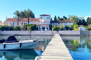 waterfront apartment in Porquerolles