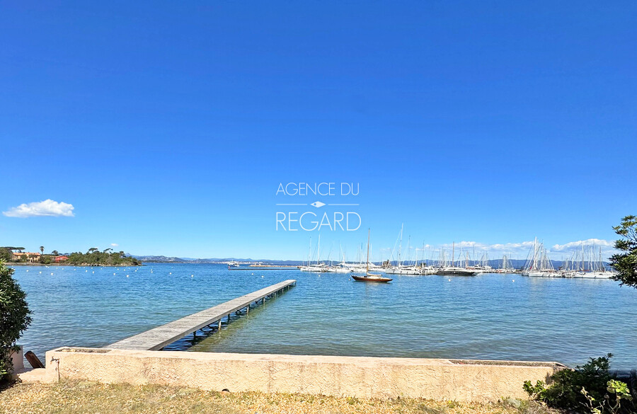 Porquerolles, feet in the water...