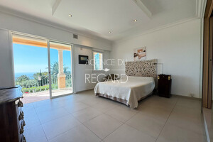 property with sea view in Ceyreste