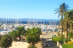 Apartment with sea view in Porquerolles