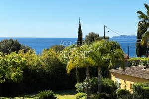 property with sea view in Rayol Canadel