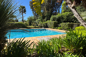 property with sea view in Rayol Canadel