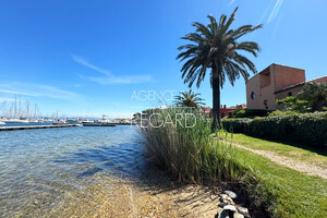 apartment with sea view in Porquerolles