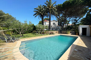 property with sea view in Giens