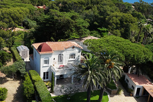 property with sea view in Giens