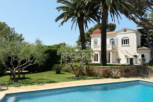 property with sea view in Giens